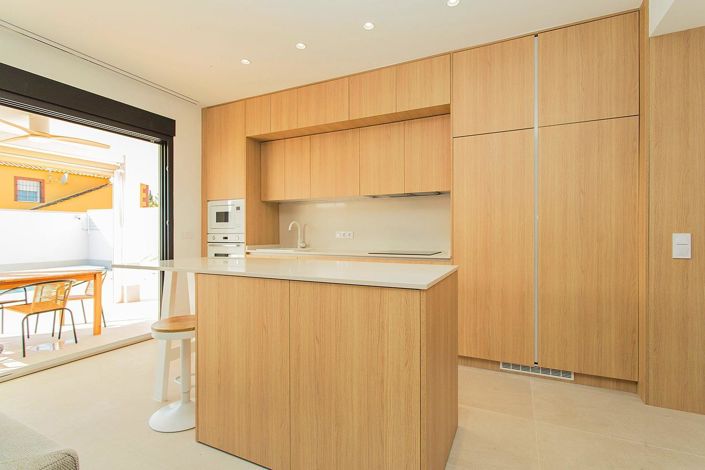 Image No.15-2 Bed Townhouse for sale