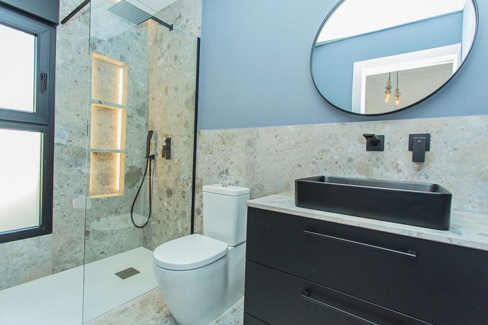 Image No.25-2 Bed Townhouse for sale