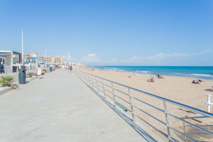 Image No.49-2 Bed Townhouse for sale