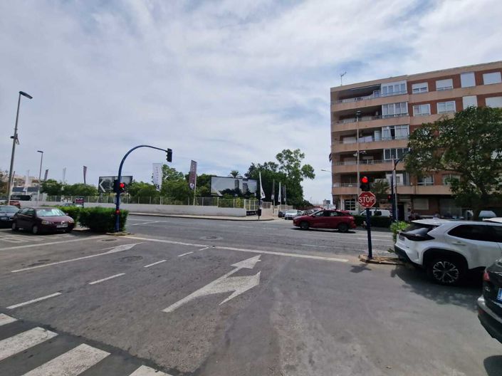 Image No.15-3 Bed Apartment for sale