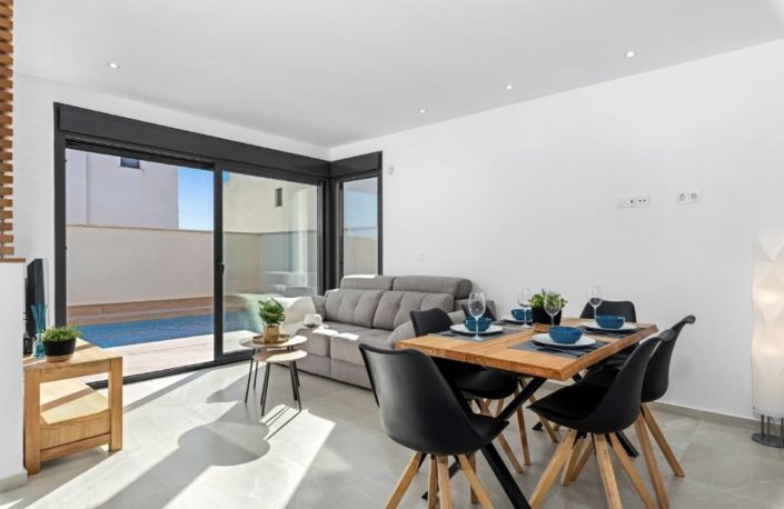 Image No.18-3 Bed Villa for sale