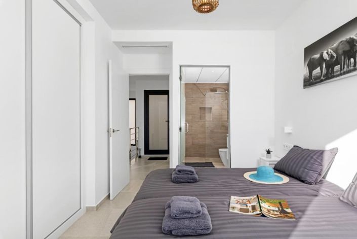 Image No.28-3 Bed Villa for sale