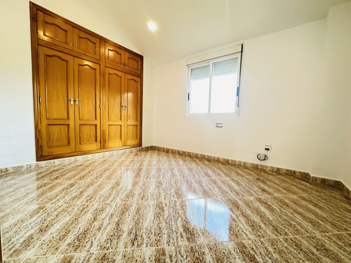 Image No.17-5 Bed Villa for sale