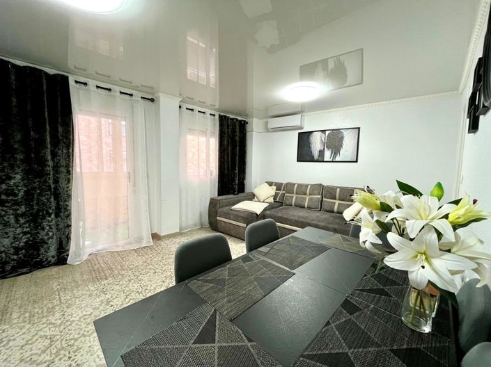 Image No.1-4 Bed Apartment for sale