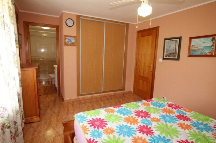 Image No.16-5 Bed Property for sale