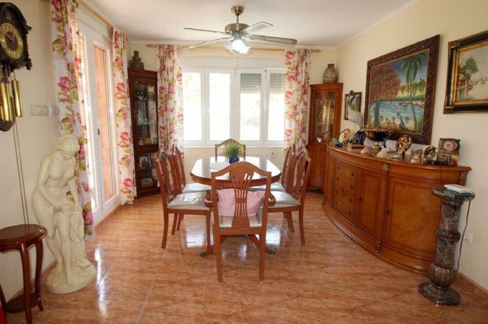 Image No.3-Villa de 5 chambres à vendre à Torrevieja