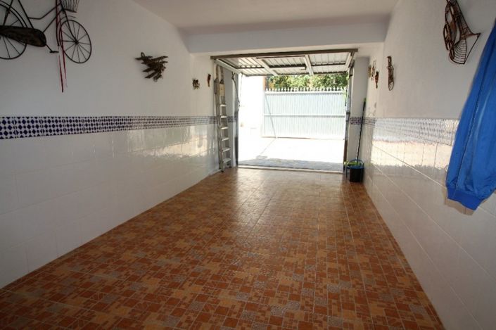 Image No.36-5 Bed Property for sale