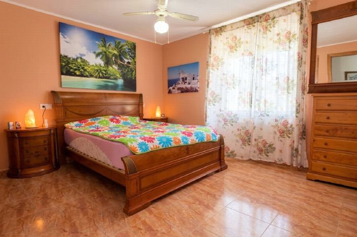 Image No.4-5 Bed Property for sale