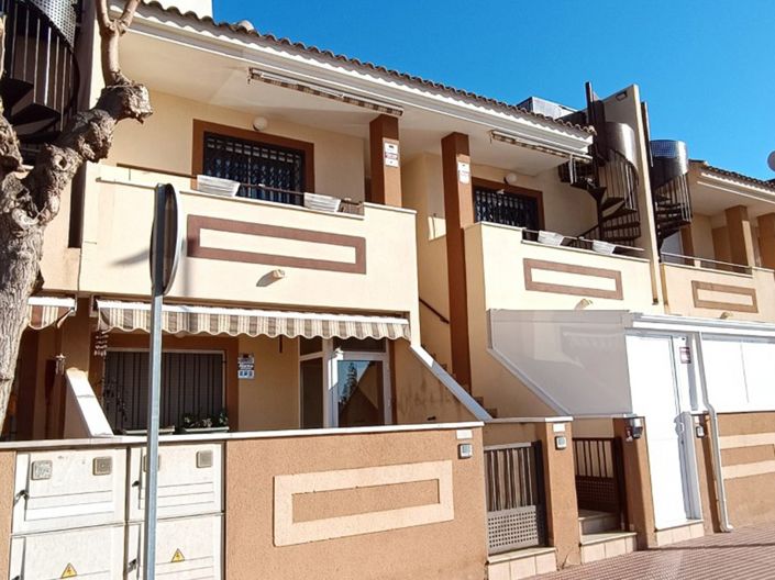 Image No.1-Villa de 4 chambres à vendre à Los Alcázares