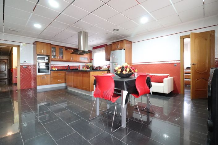 Image No.4-4 Bed Villa for sale