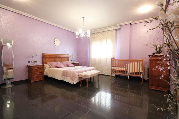 Image No.8-4 Bed Villa for sale