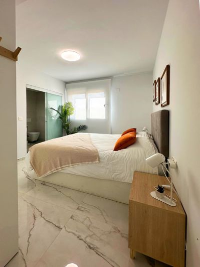 Image No.25-2 Bed Apartment for sale