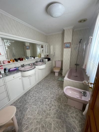Image No.16-4 Bed Apartment for sale