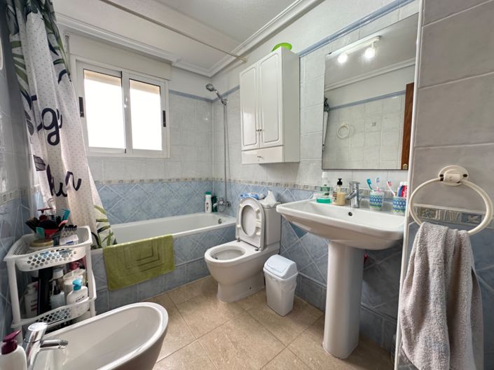 Image No.17-3 Bed Apartment for sale