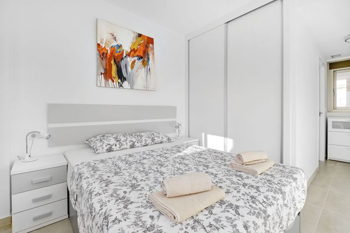 Image No.15-2 Bed House for sale