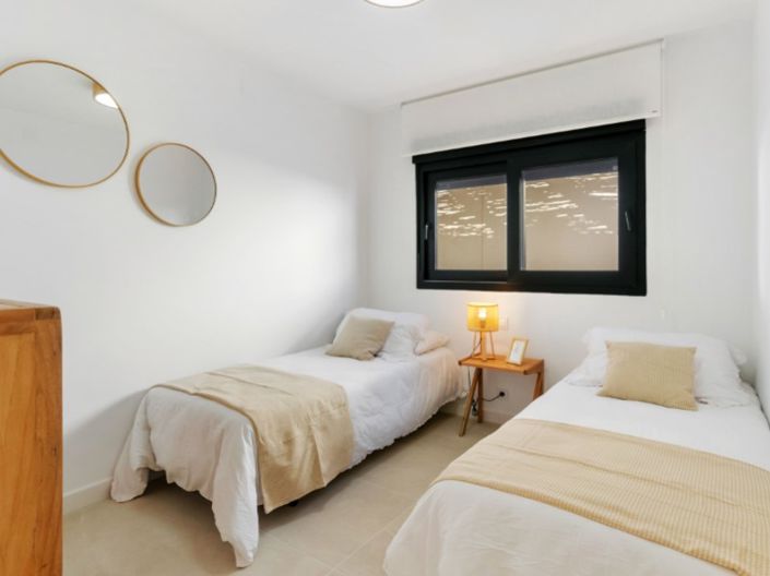 Image No.16-3 Bed Property for sale