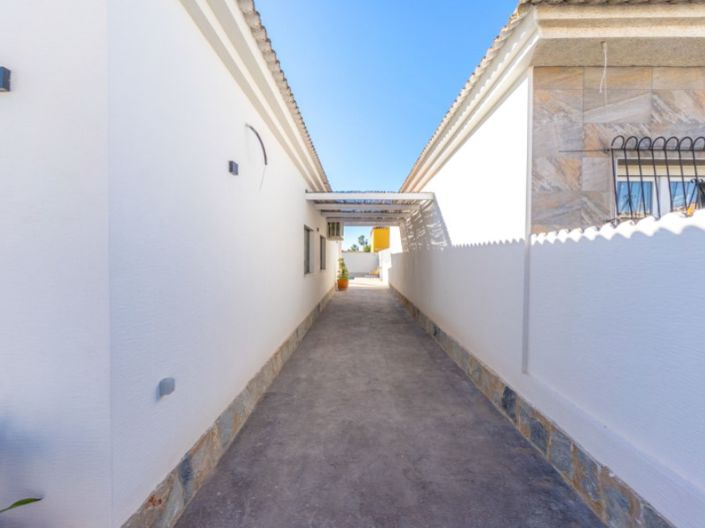 Image No.6-3 Bed Property for sale