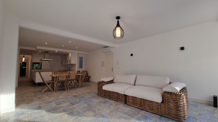 Image No.10-2 Bed Apartment for sale