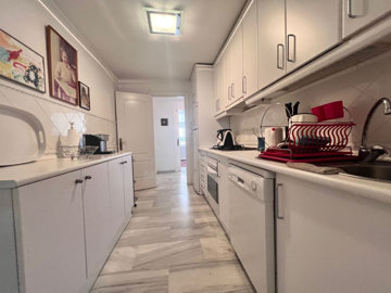 10-bb915d1cb19341576dcdc994b81ab9c5