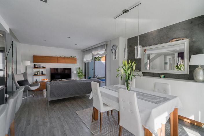 Image No.2-Villa de 5 chambres à vendre à Torrevieja