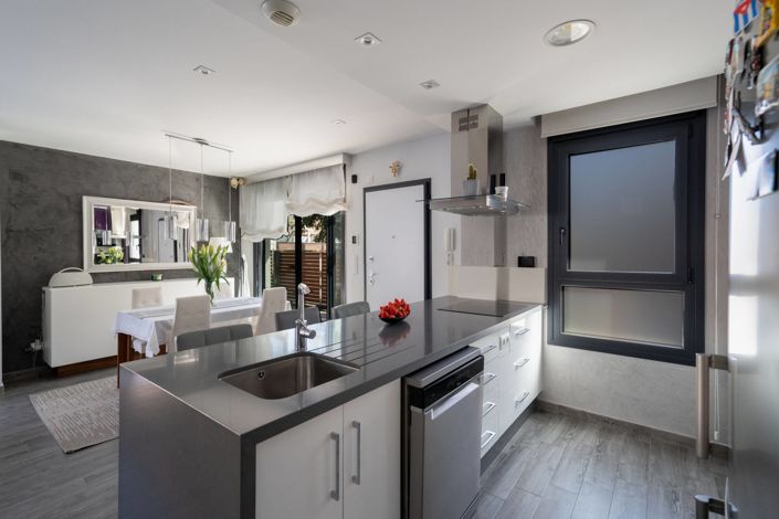 Image No.27-5 Bed Villa for sale