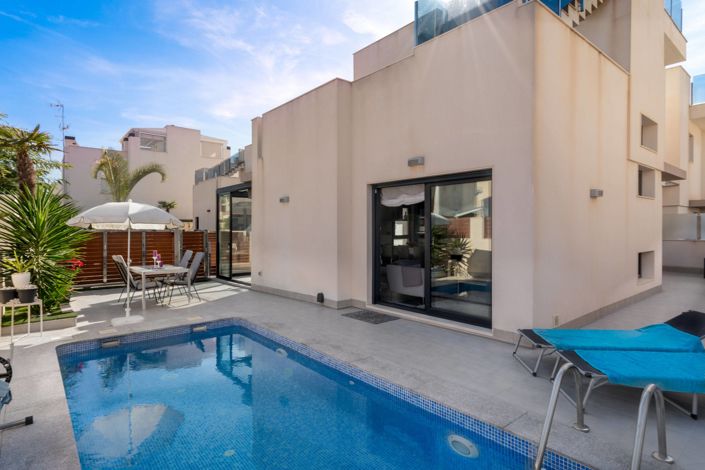 Image No.8-Villa de 5 chambres à vendre à Torrevieja