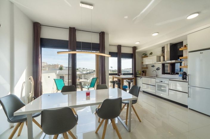 Image No.1-3 Bed Penthouse for sale