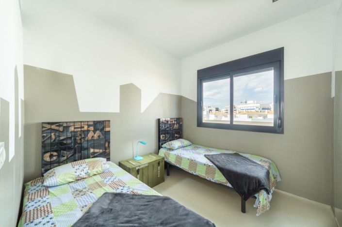 Image No.3-3 Bed Apartment for sale