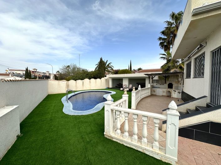 Image No.19-3 Bed Villa for sale