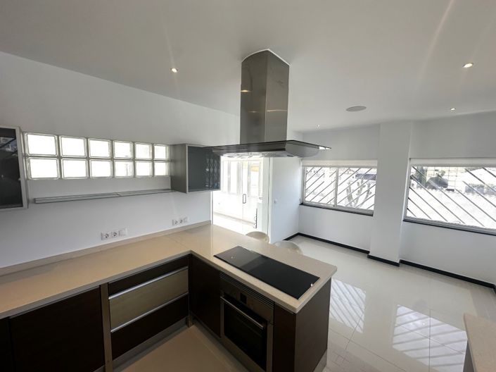 Image No.9-3 Bed Villa for sale