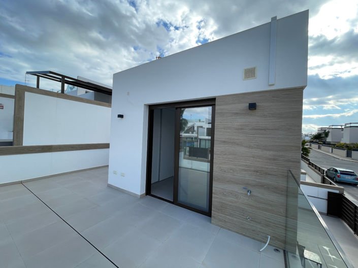 Image No.37-3 Bed Villa for sale