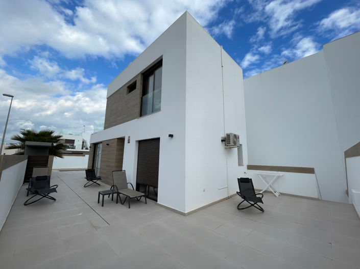 Image No.38-3 Bed Villa for sale