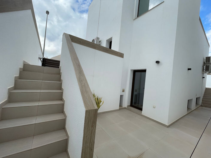 Image No.42-3 Bed Villa for sale