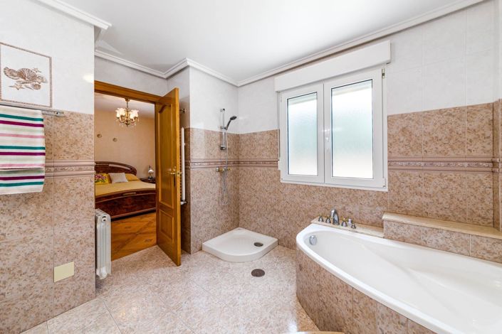 Image No.23-4 Bed Villa for sale