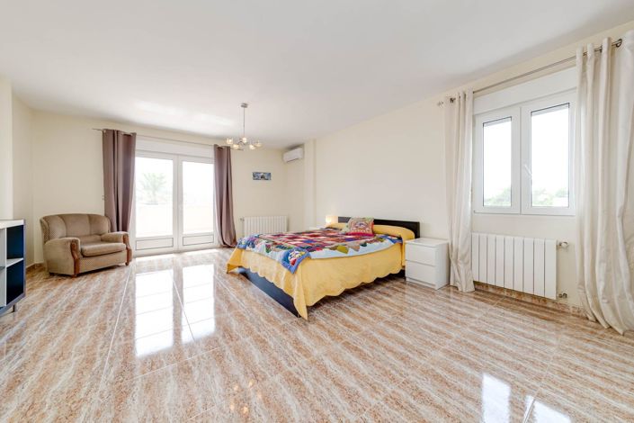 Image No.33-4 Bed Villa for sale