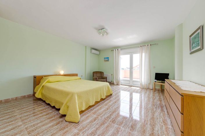 Image No.36-4 Bed Villa for sale