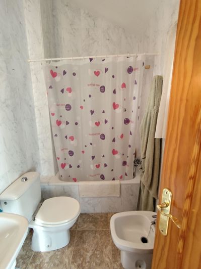 Image No.19-3 Bed House for sale