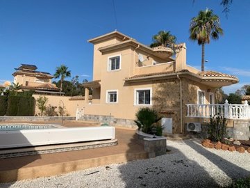 409-villa-for-sale-in-la-siesta-5251