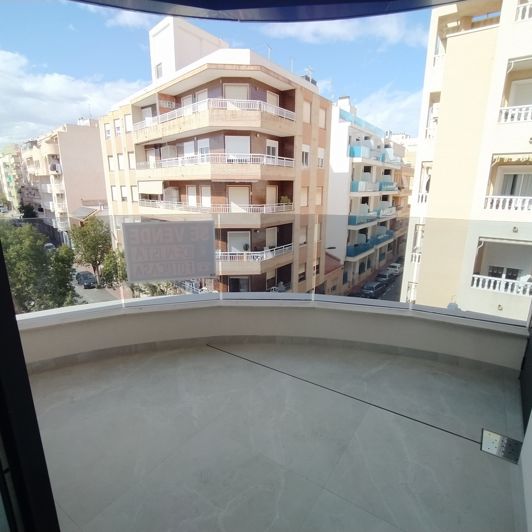 Image No.25-2 Bed House for sale
