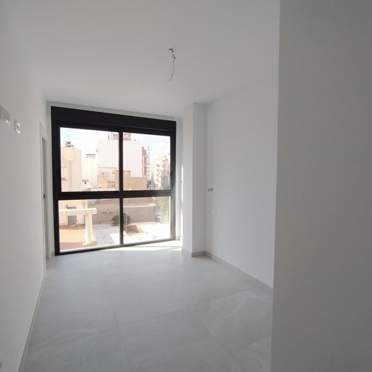 Image No.3-2 Bed House for sale