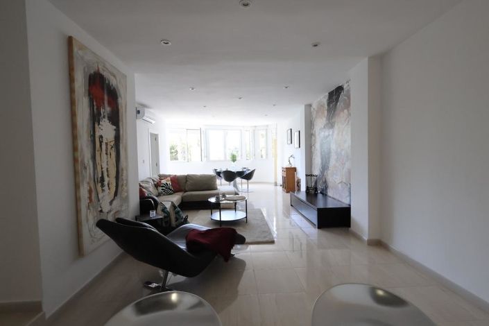 Image No.12-3 Bed House for sale