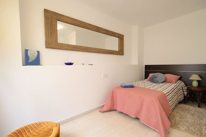 Image No.18-3 Bed House for sale