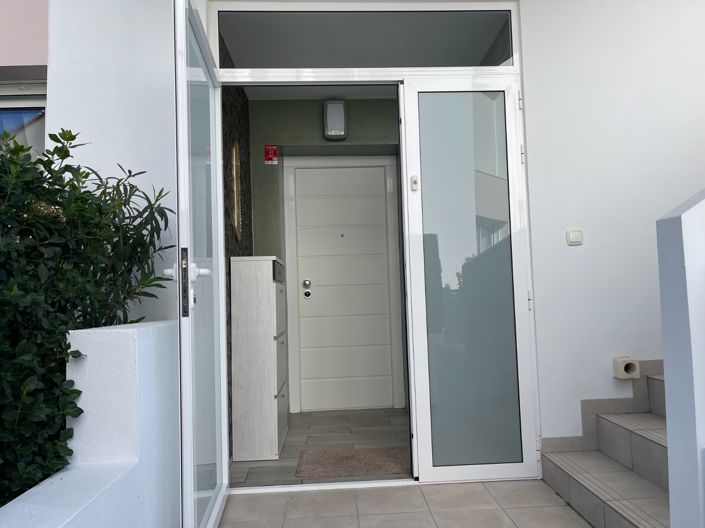 Image No.23-2 Bed Apartment for sale