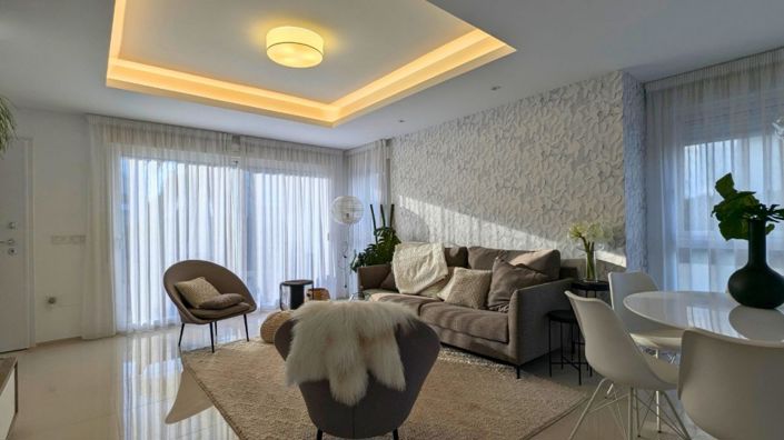 Image No.13-3 Bed House for sale