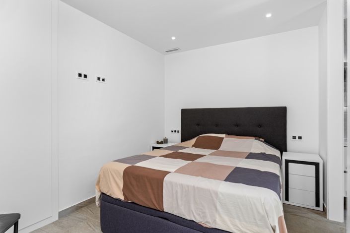 Image No.17-5 Bed Villa for sale