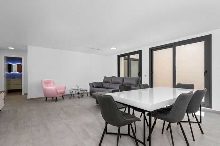 Image No.28-5 Bed Villa for sale