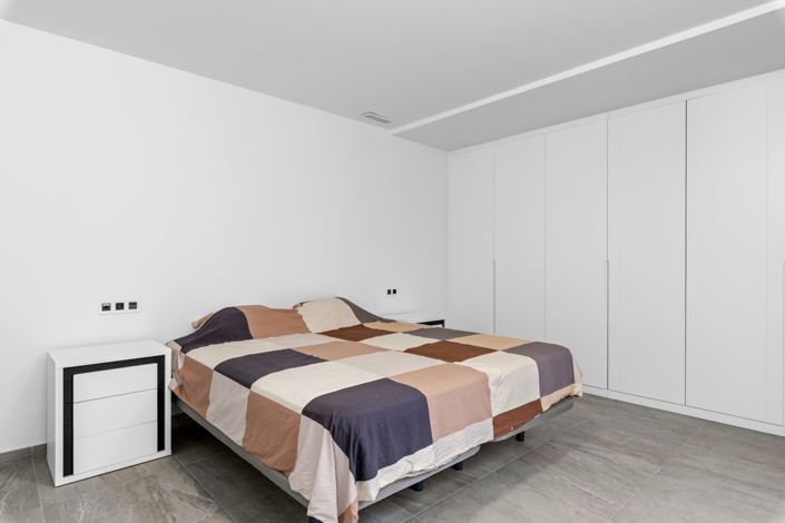 Image No.33-5 Bed Villa for sale