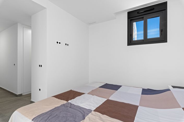 Image No.39-5 Bed Villa for sale