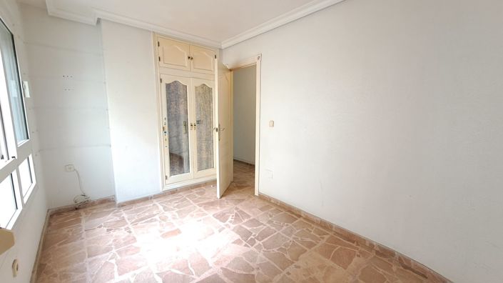 Image No.14-5 Bed Apartment for sale
