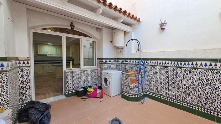 Image No.21-5 Bed Apartment for sale